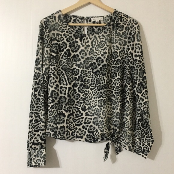 Socialite Animal Print Tie Front Blouse Top - Picture 3 of 8